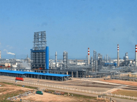 Tank internal and external anti-corrosion coating project in Huizhou Daya Bay Petrochemical Zone, providing long-term protection for oil and chemical storage tanks.