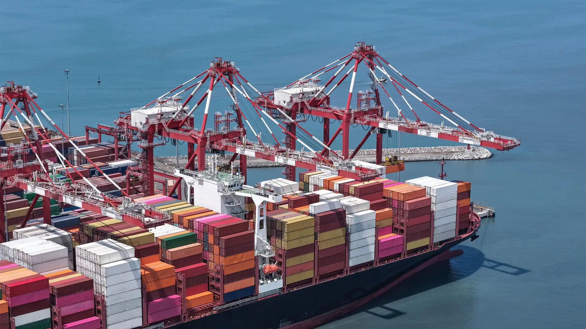 Revêtement de coque de navire de fret maritime en polyuréthane.webp