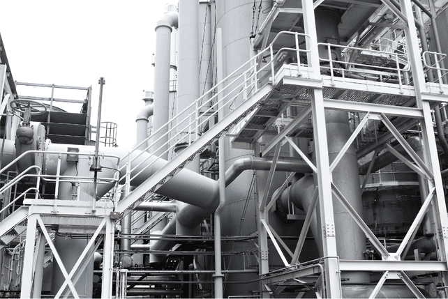 Système de tuyauterie à vapeur industrielle dans une centrale thermique de 1000 MW, doté de revêtements spécialisés pour la prévention de la CUI (Corrosion Sous Isolant).